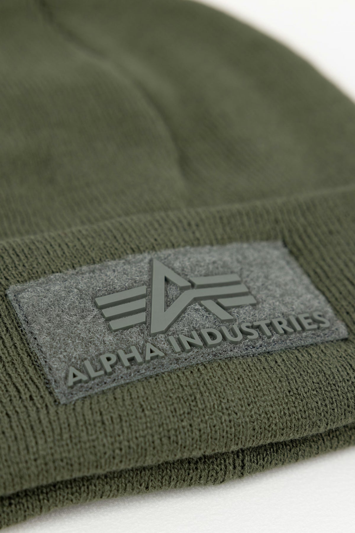 ALPHA INDUSTRIES VLC BEANIE en color VERDE  (3)