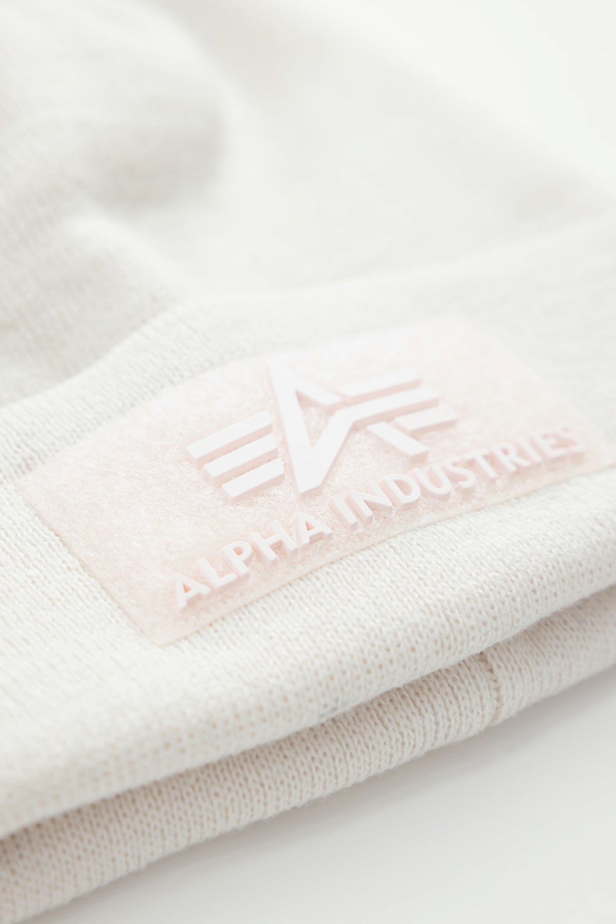 ALPHA INDUSTRIES VLC BEANIE en color BLANCO  (3)