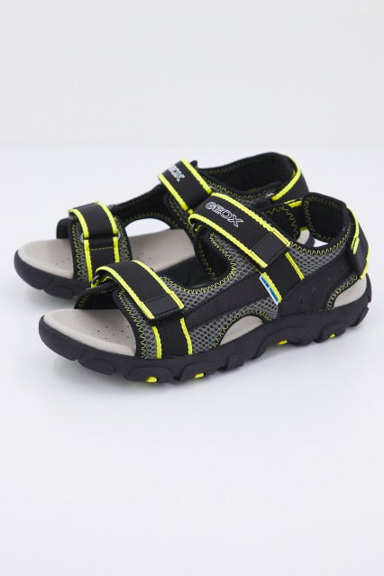 GEOX JR SANDAL STRADA A en color NEGRO  (1)