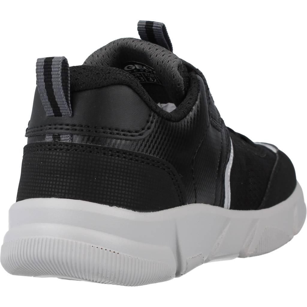 GEOX  J ARIL BOY A en color NEGRO  (3)