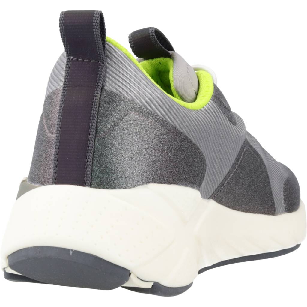 GEOX  J PLAYKIX BOY en color GRIS  (3)