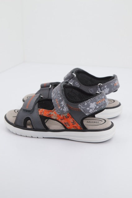 GEOX  J SANDAL MARATEA BOY en color GRIS  (2)