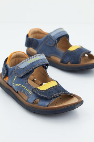 GEOX  J SANDAL LIPARI BOY en color AZUL  (1)