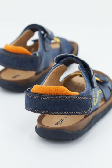 GEOX  J SANDAL LIPARI BOY en color AZUL  (3)