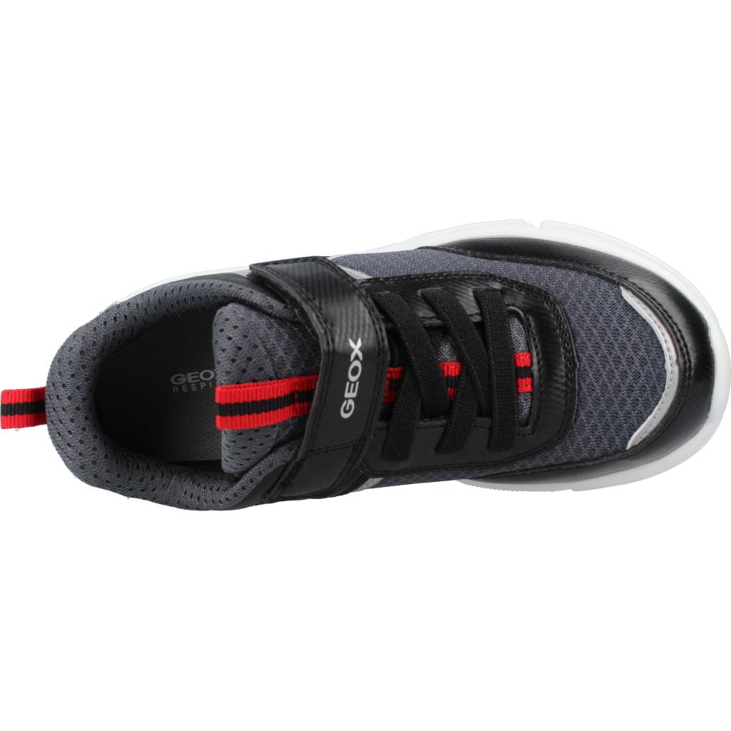 GEOX  J ARIL BOY en color NEGRO  (7)