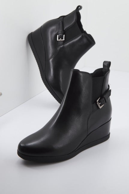 GEOX D ANYLLA WEDGE en color NEGRO  (2)