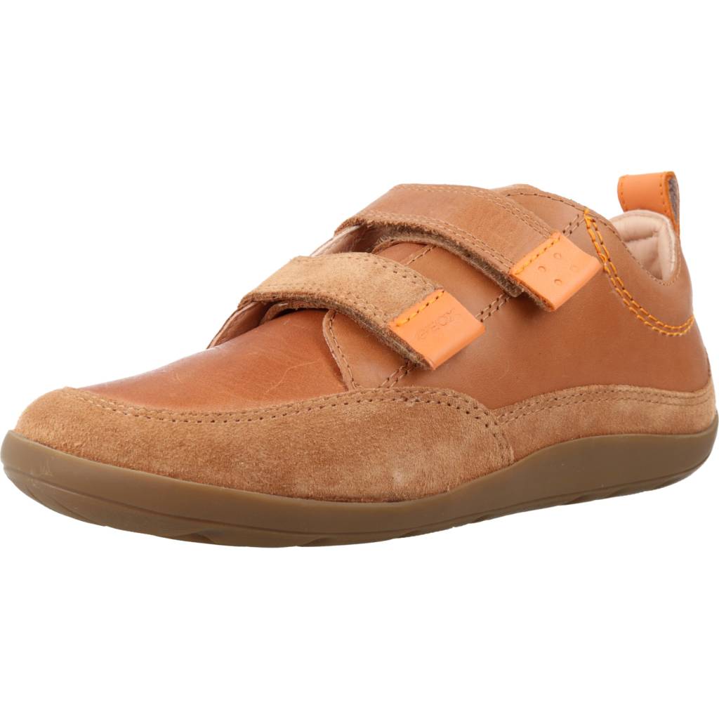 GEOX J BAREFEEL BOY en color MARRON CLARO  (1)