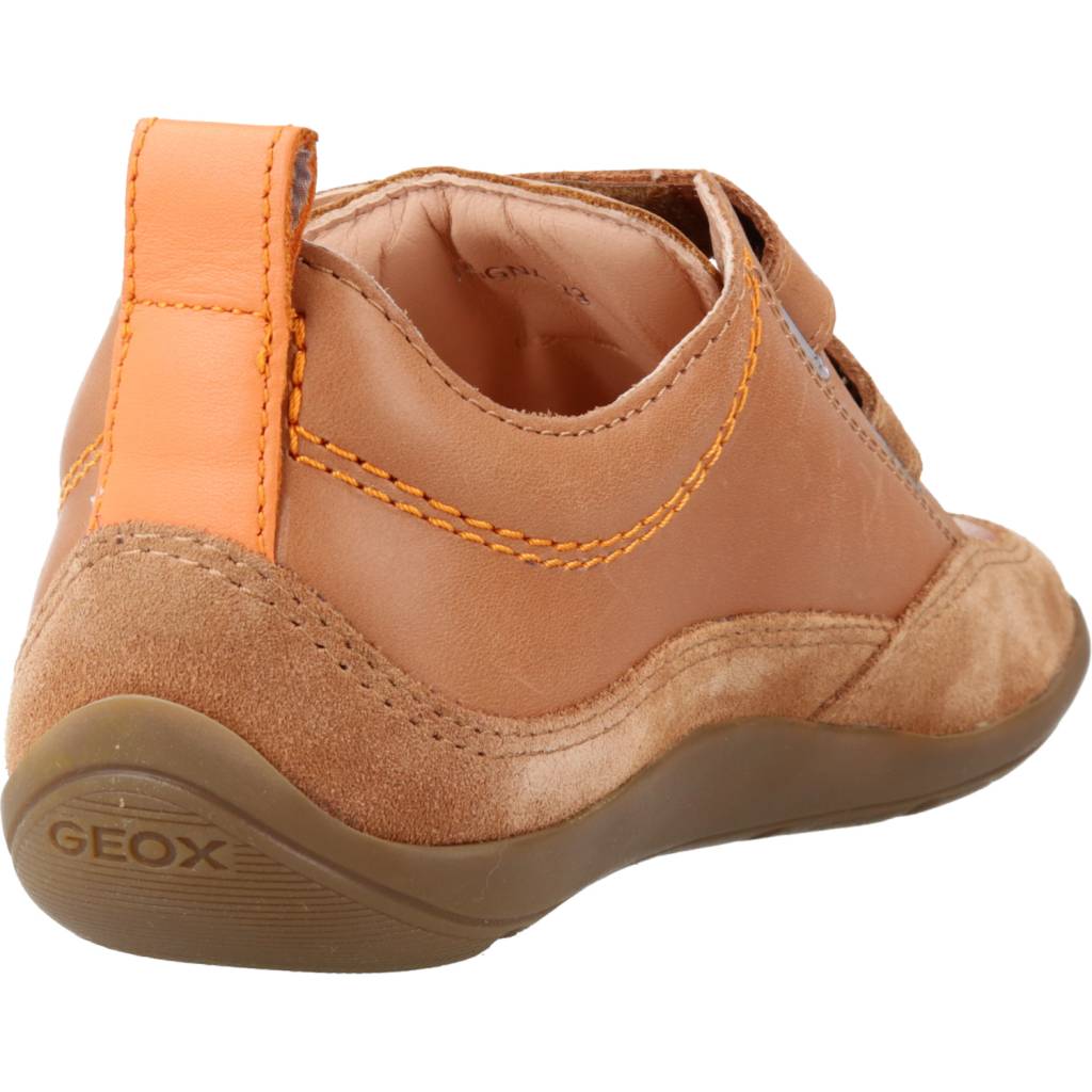 GEOX J BAREFEEL BOY en color MARRON CLARO  (3)