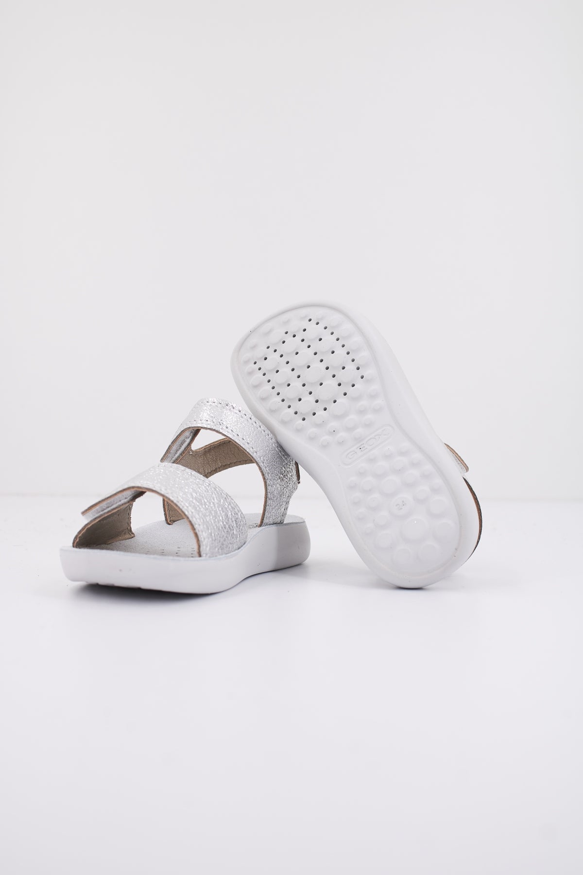 GEOX B SANDAL LIGHTFLOPPY en color PLATA  (4)