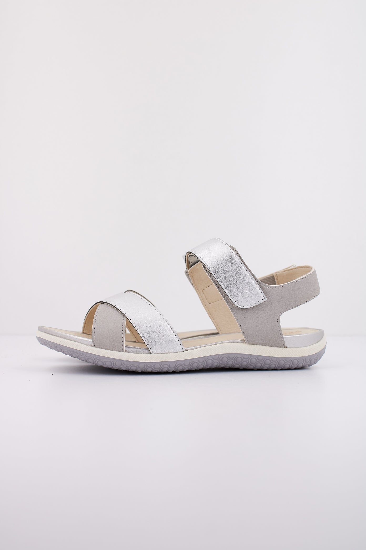 GEOX D SANDAL VEGA en color PLATA  (1)