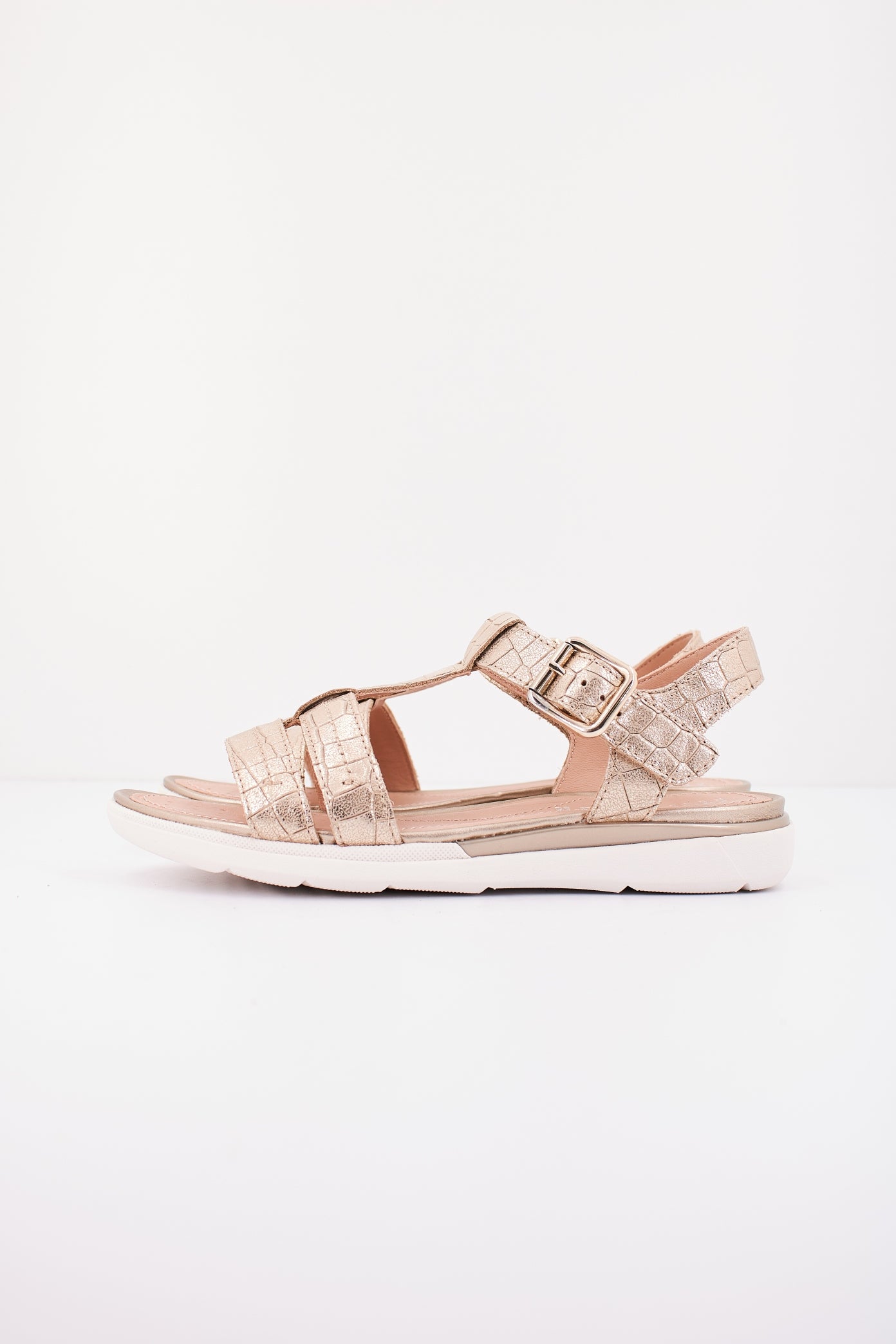 GEOX D SANDAL HIVER en color ORO  (1)