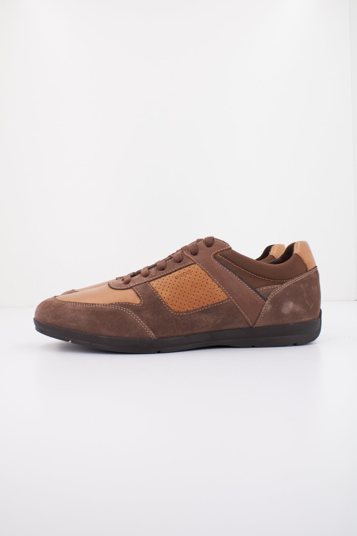 GEOX U ADRIEN en color MARRON  (1)