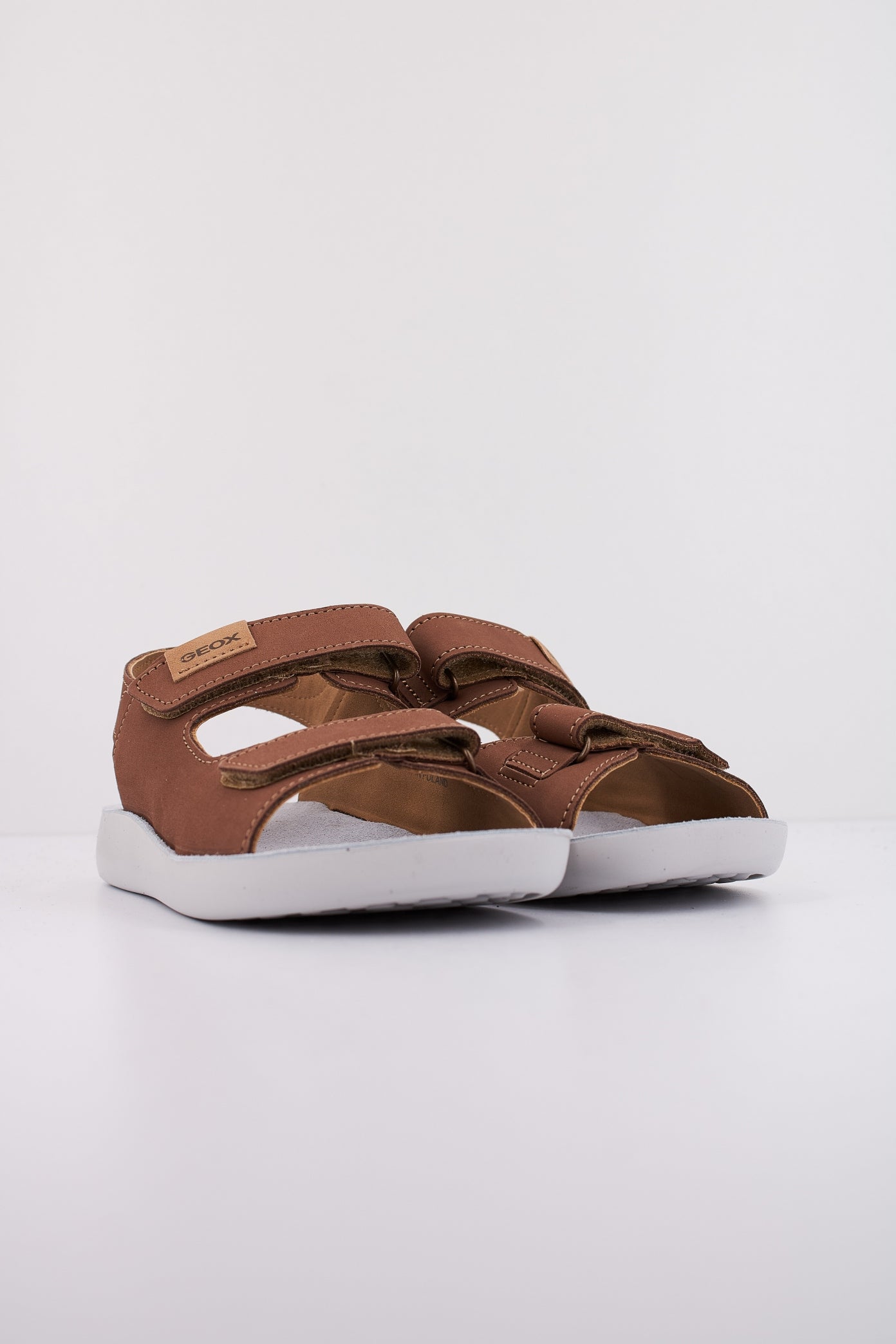 GEOX J SANDAL LIGHTFLOPPY en color MARRON  (2)