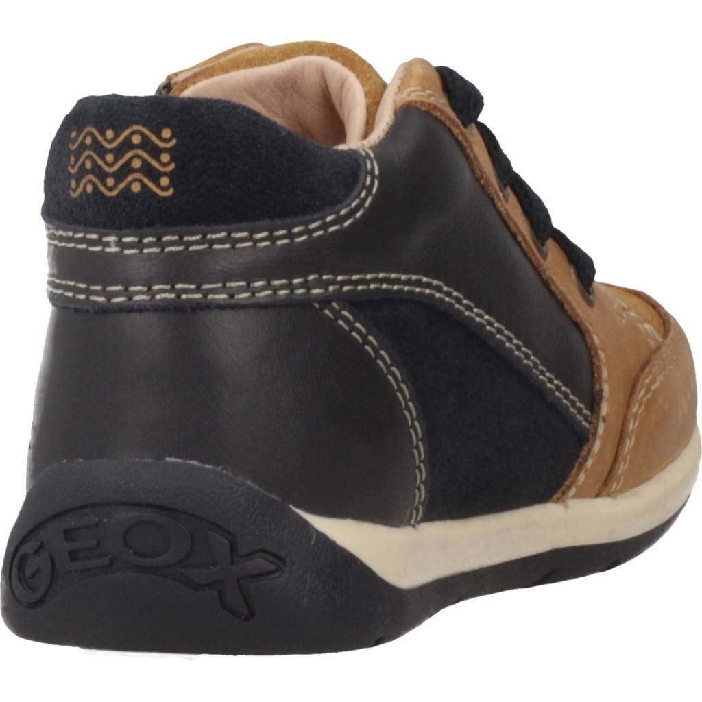 GEOX B EACH BOY en color MARRON CLARO  (3)