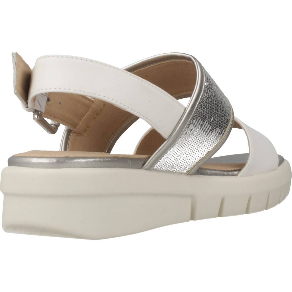 GEOX  D WIMBLEY SANDAL en color BLANCO  (3)