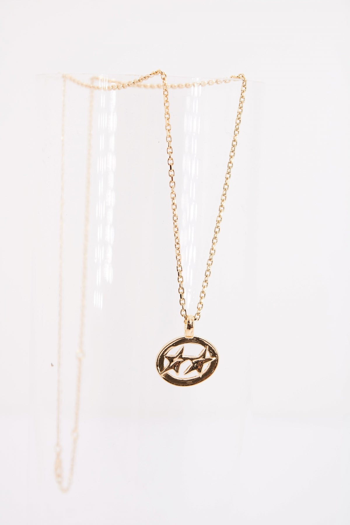 TWOJEYS SUPERSTAR NECKLACE en color ORO  (2)