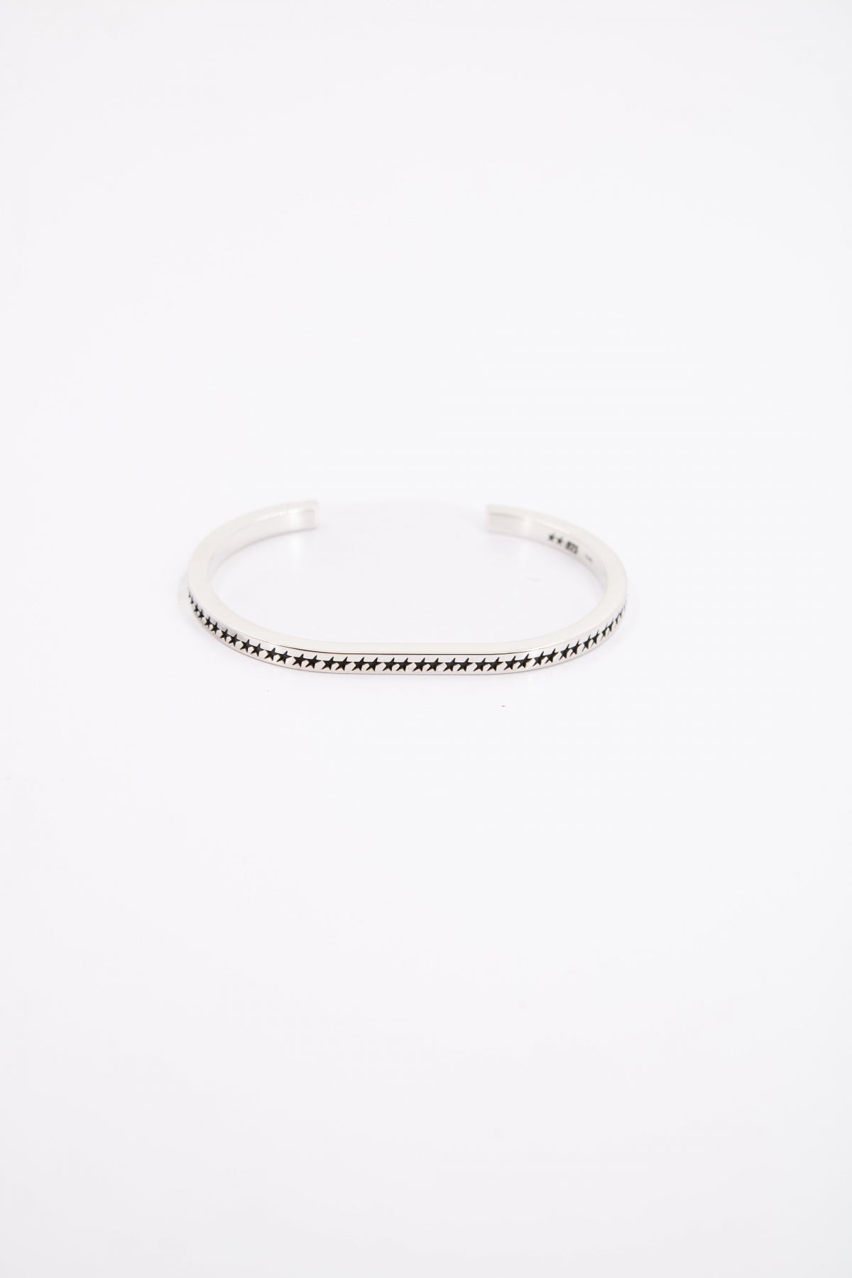 TWOJEYS  ICON MONOGRAM BANGLE S en color PLATA  (1)