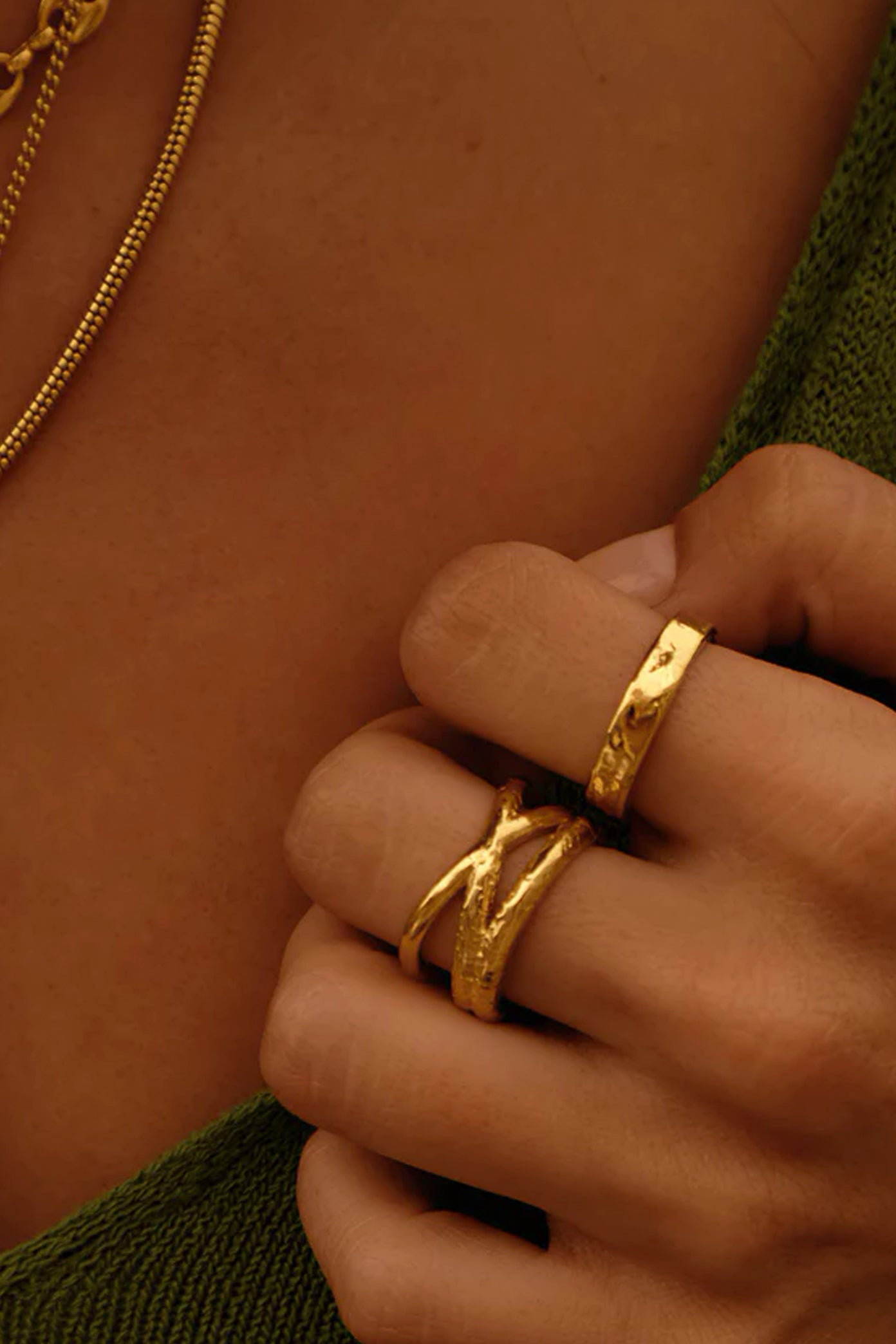 TWOJEYS  RING en color ORO  (3)