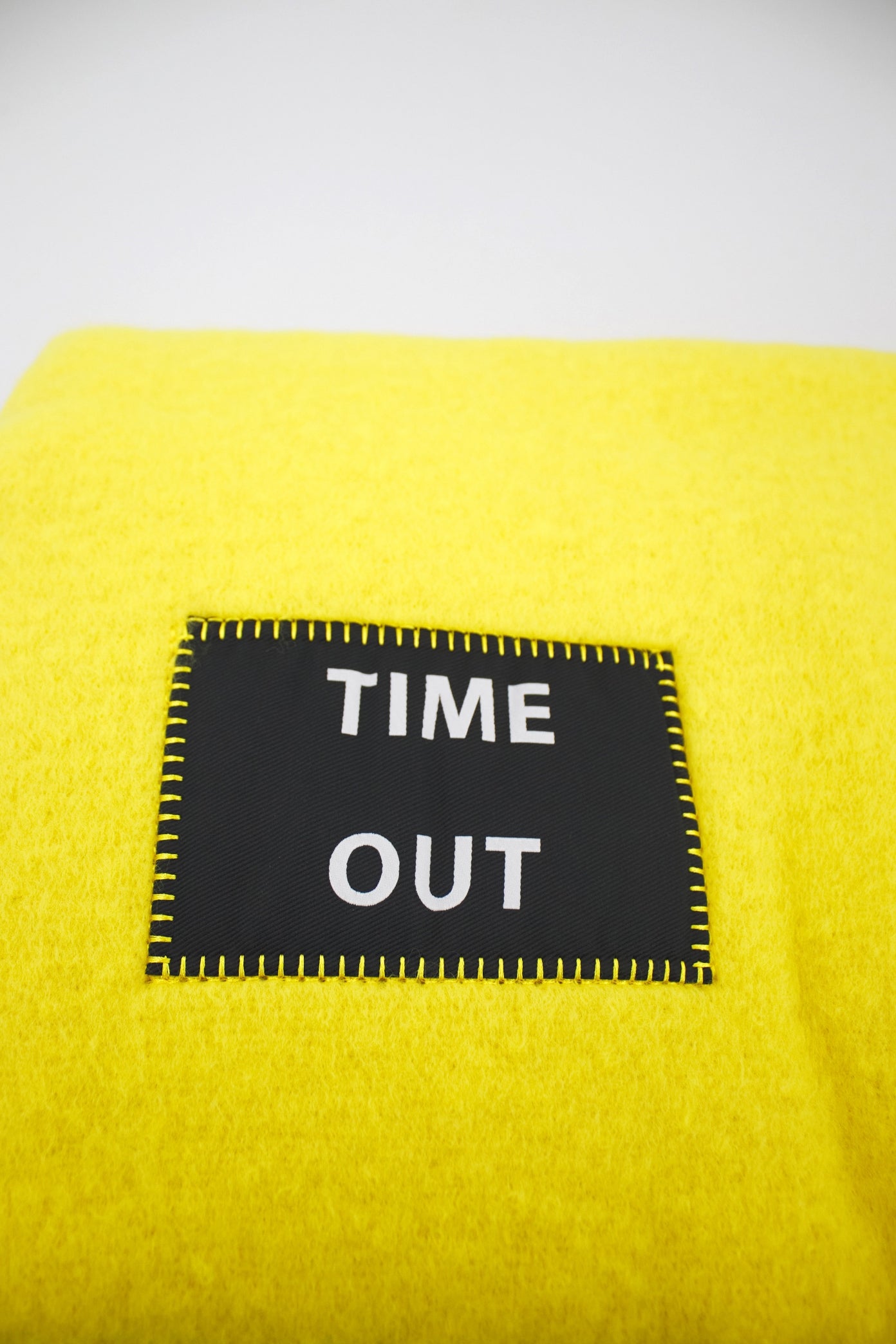 VERB TO DO TIME OUT en color AMARILLO  (3)