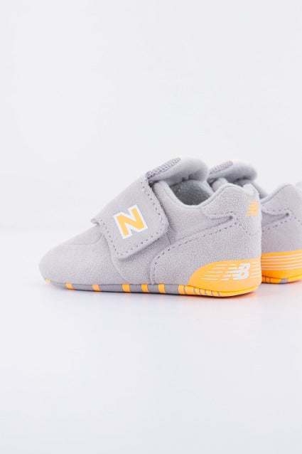 NEW BALANCE CV CHG en color GRIS  (3)