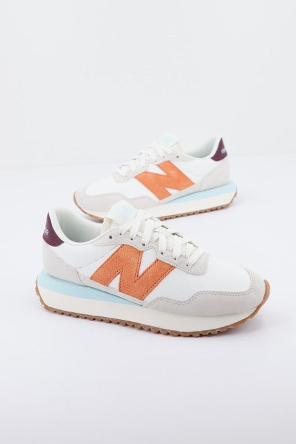 NEW BALANCE  en color NUDE  (3)