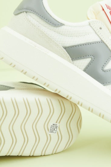 NEW BALANCE CT RS en color BLANCO  (3)