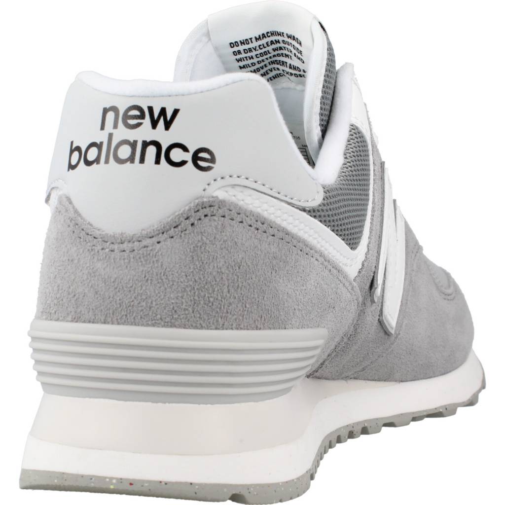 NEW BALANCE U FGR en color GRIS  (4)