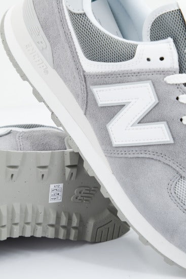 NEW BALANCE U FGR en color GRIS  (3)