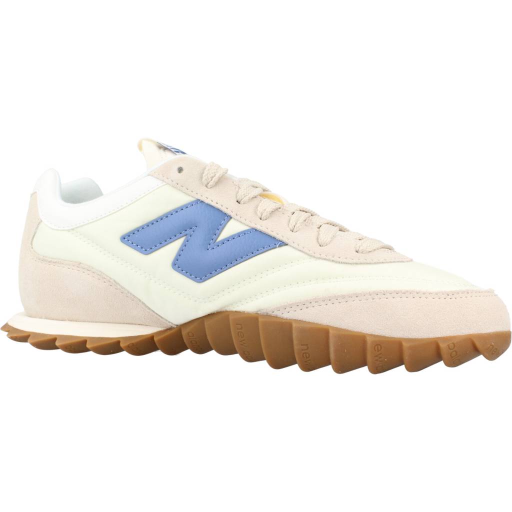 NEW BALANCE URC SM LIFESTYLE en color BEIS  (8)