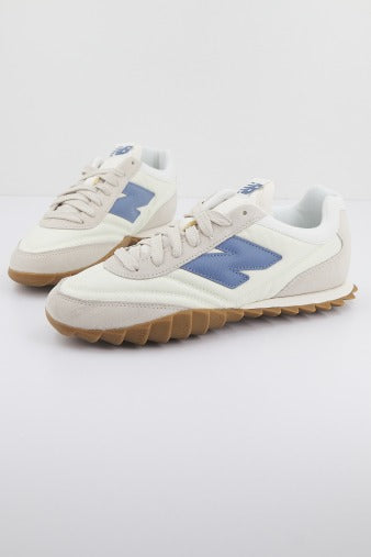 NEW BALANCE URC SM LIFESTYLE en color BEIS  (1)