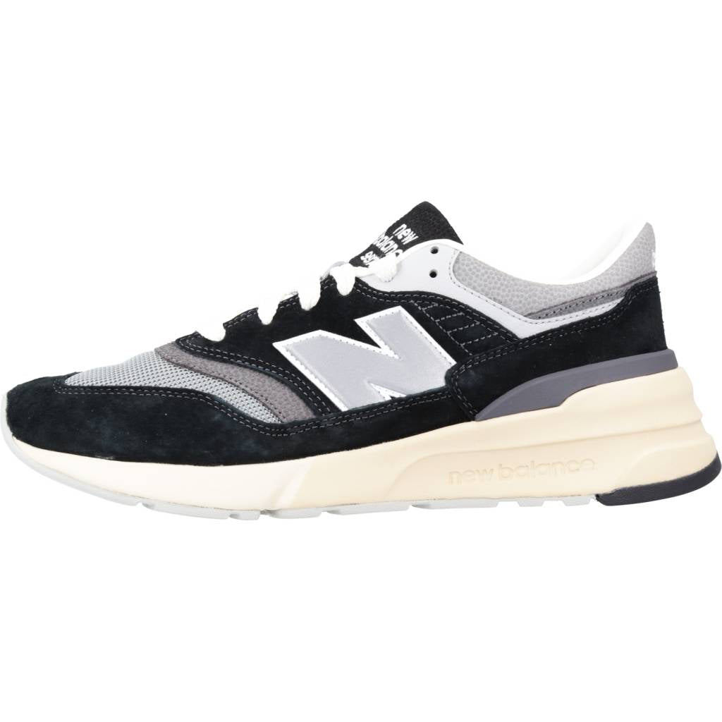 NEW BALANCE URHC en color NEGRO  (5)