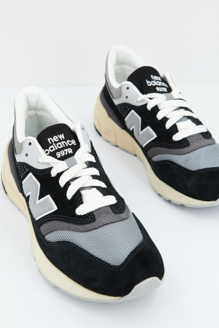 NEW BALANCE URHC en color NEGRO  (1)