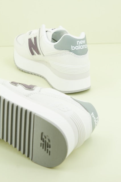 NEW BALANCE WL ZFG en color BLANCO  (3)