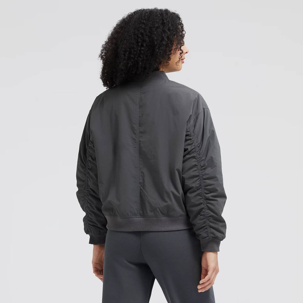 NEW BALANCE INSULATED JACKET en color GRIS  (6)