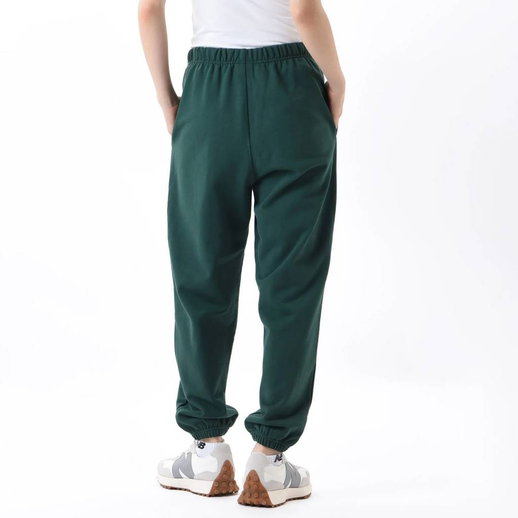 NEW BALANCE ATHLETICS REMASTERED FRENCH TERRY PANT en color VERDE  (6)