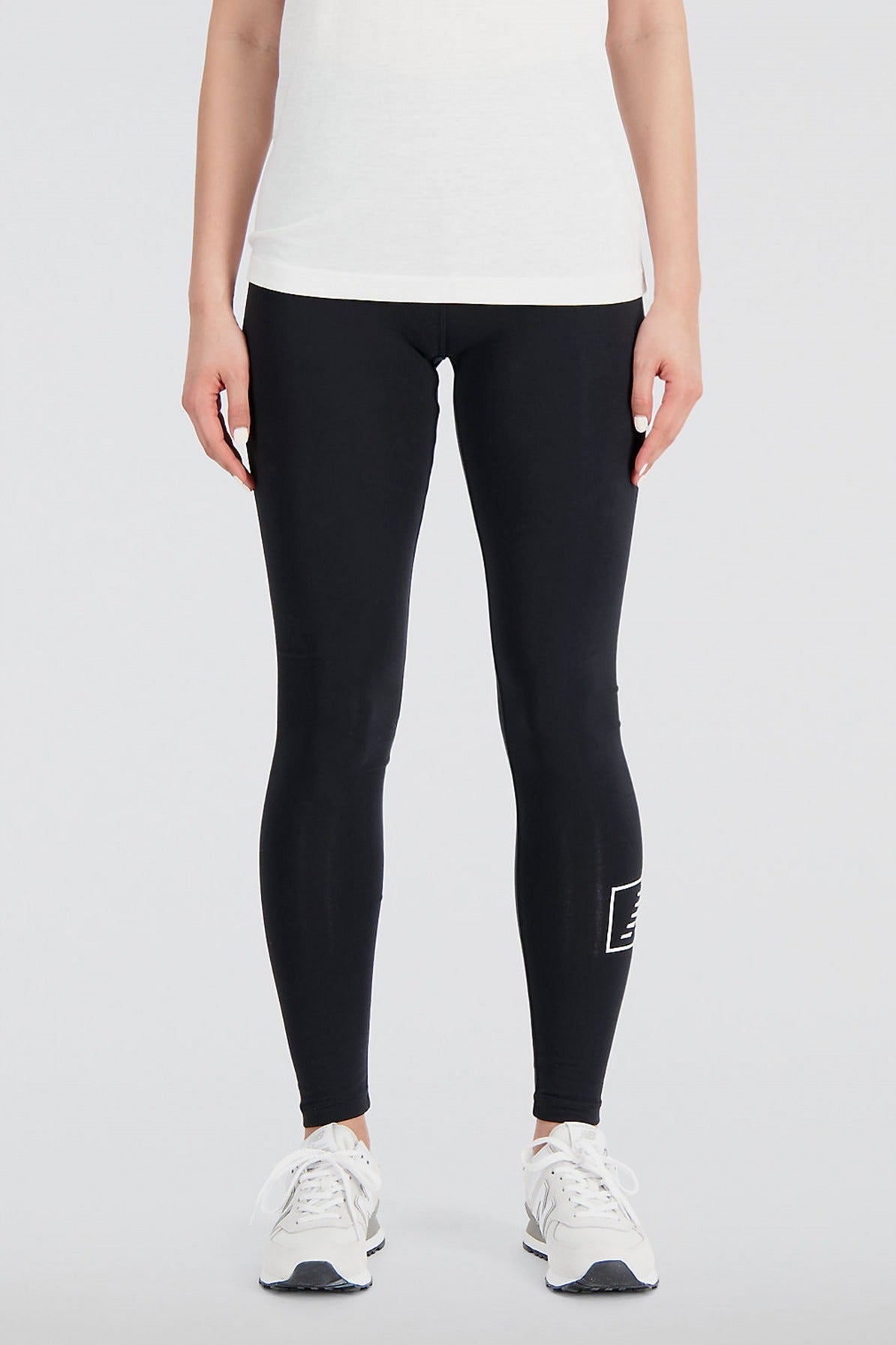 NEW BALANCE ESSENTIALS COTTON SPANDEX TIGHT en color NEGRO  (1)