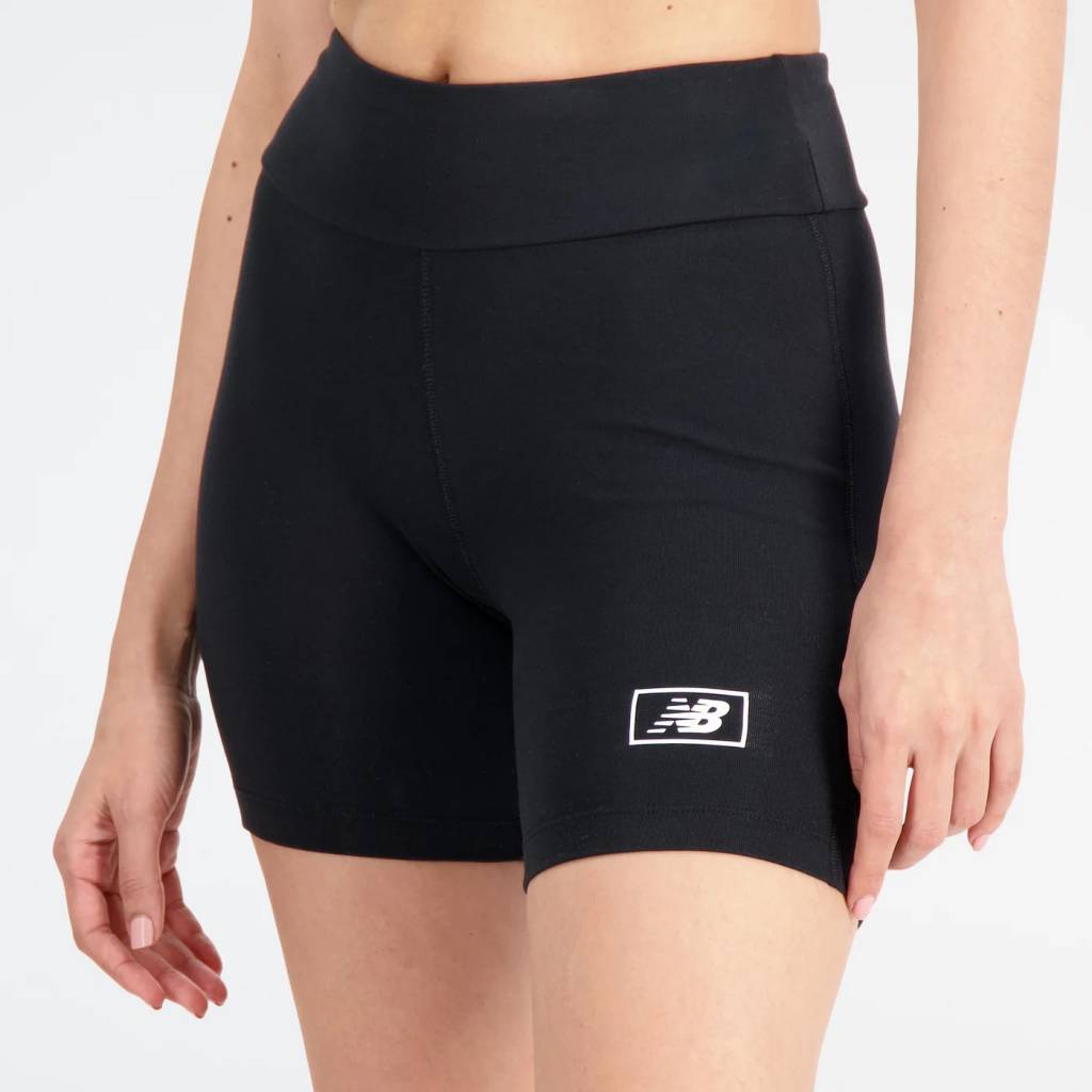 NEW BALANCE FITTED SHORT en color NEGRO  (7)