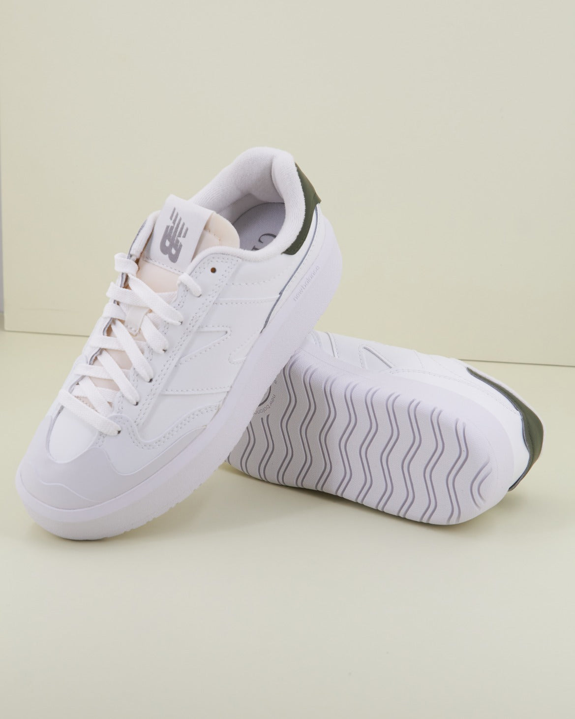 NEW BALANCE CTLT en color BLANCO  (2)