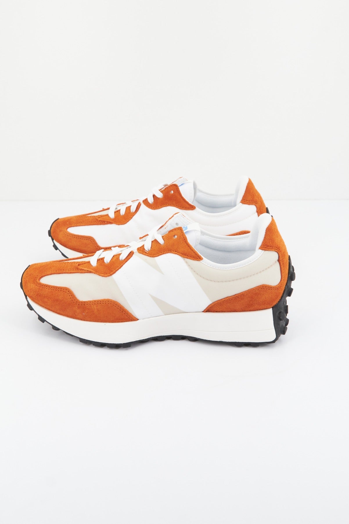 NEW BALANCE ULF en color NARANJA  (1)