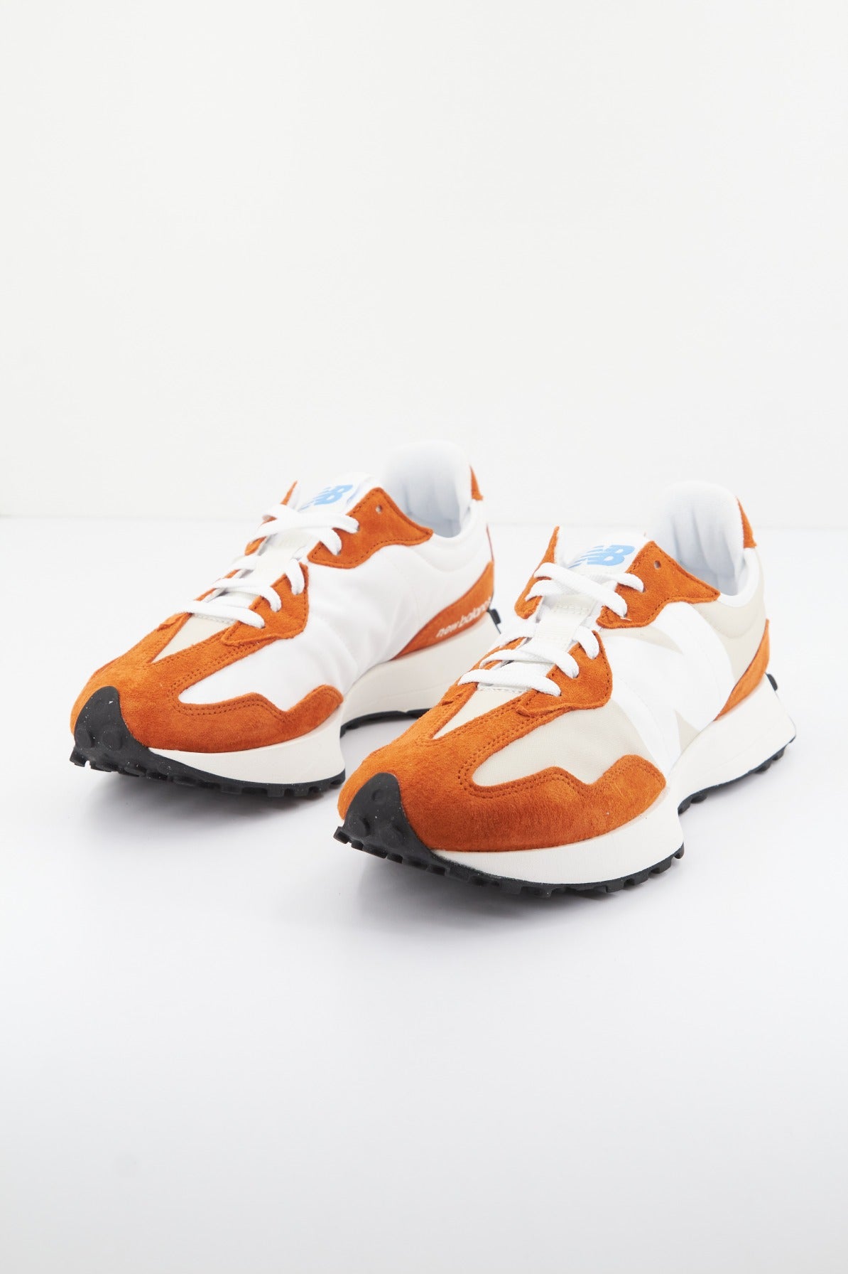 NEW BALANCE ULF en color NARANJA  (3)