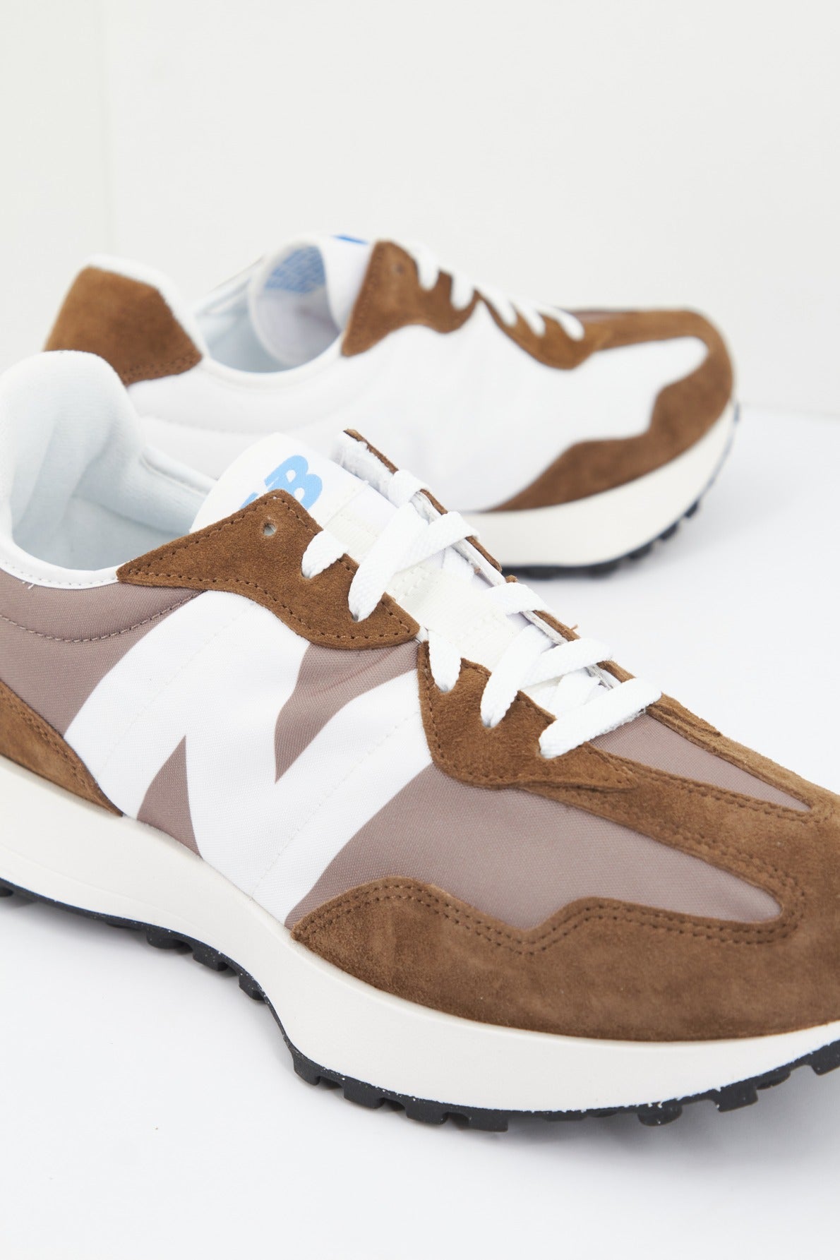 NEW BALANCE U LG en color MARRON  (4)