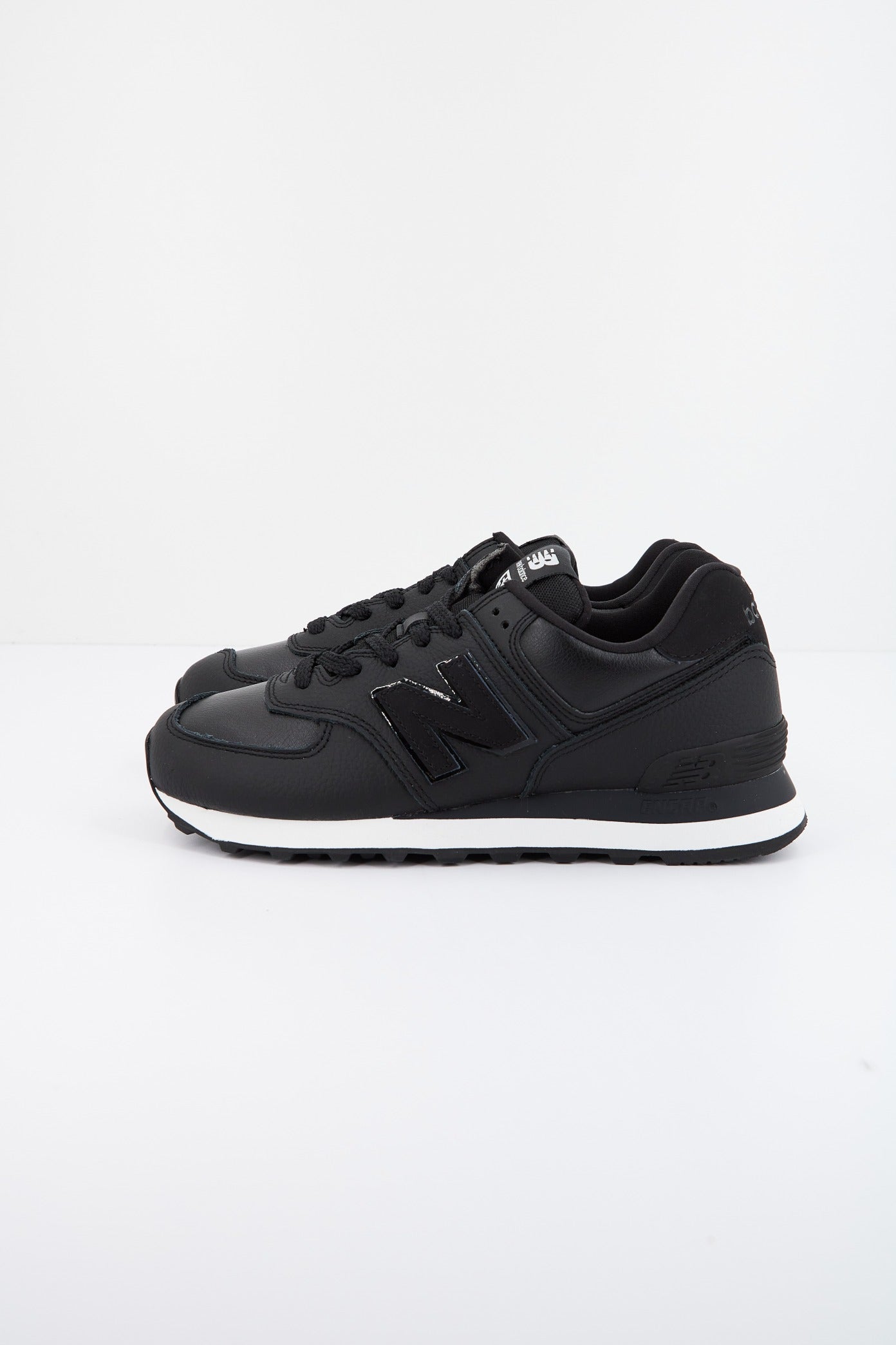 NEW BALANCE WL IB en color NEGRO  (1)