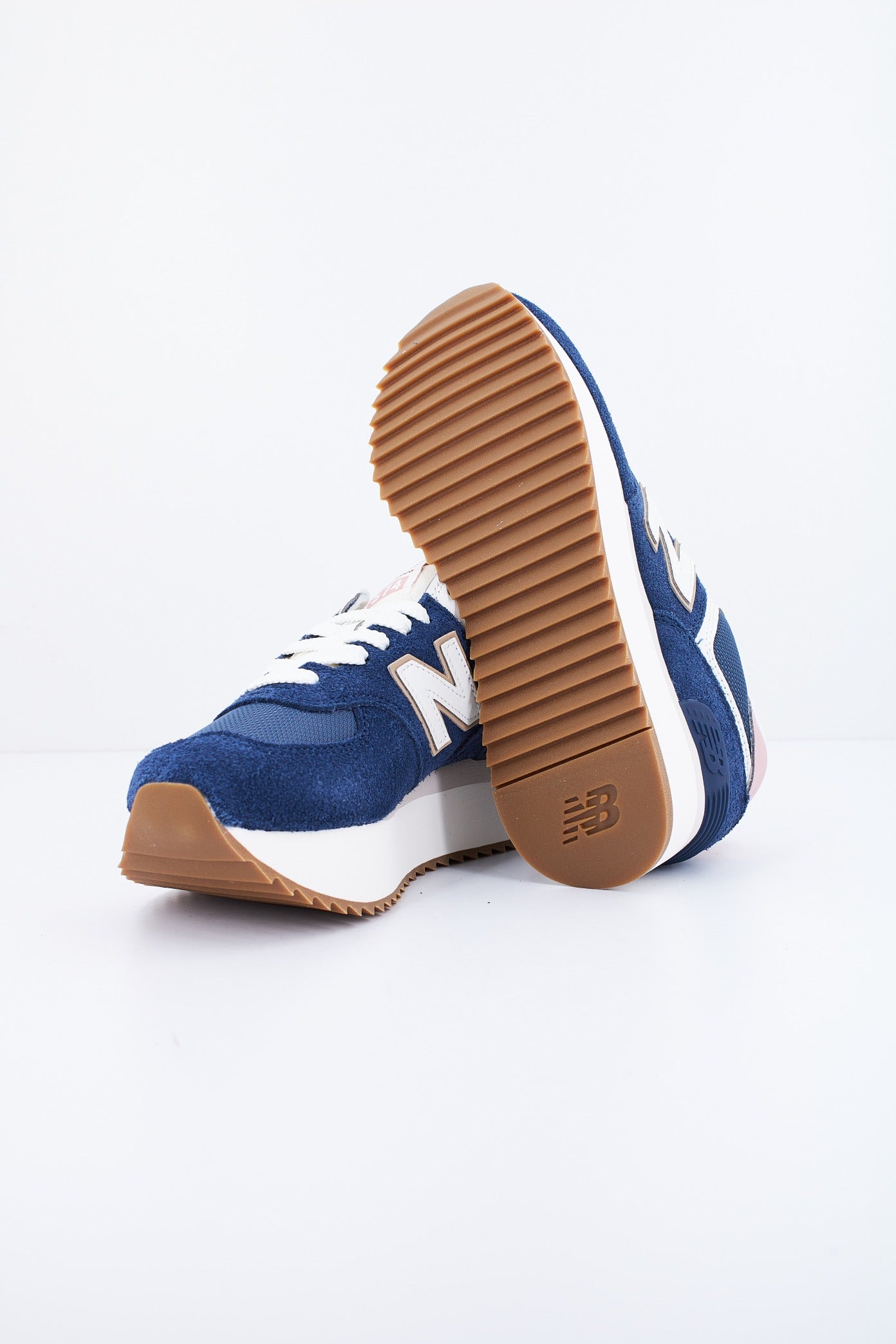 NEW BALANCE WL ZCB en color AZUL  (4)