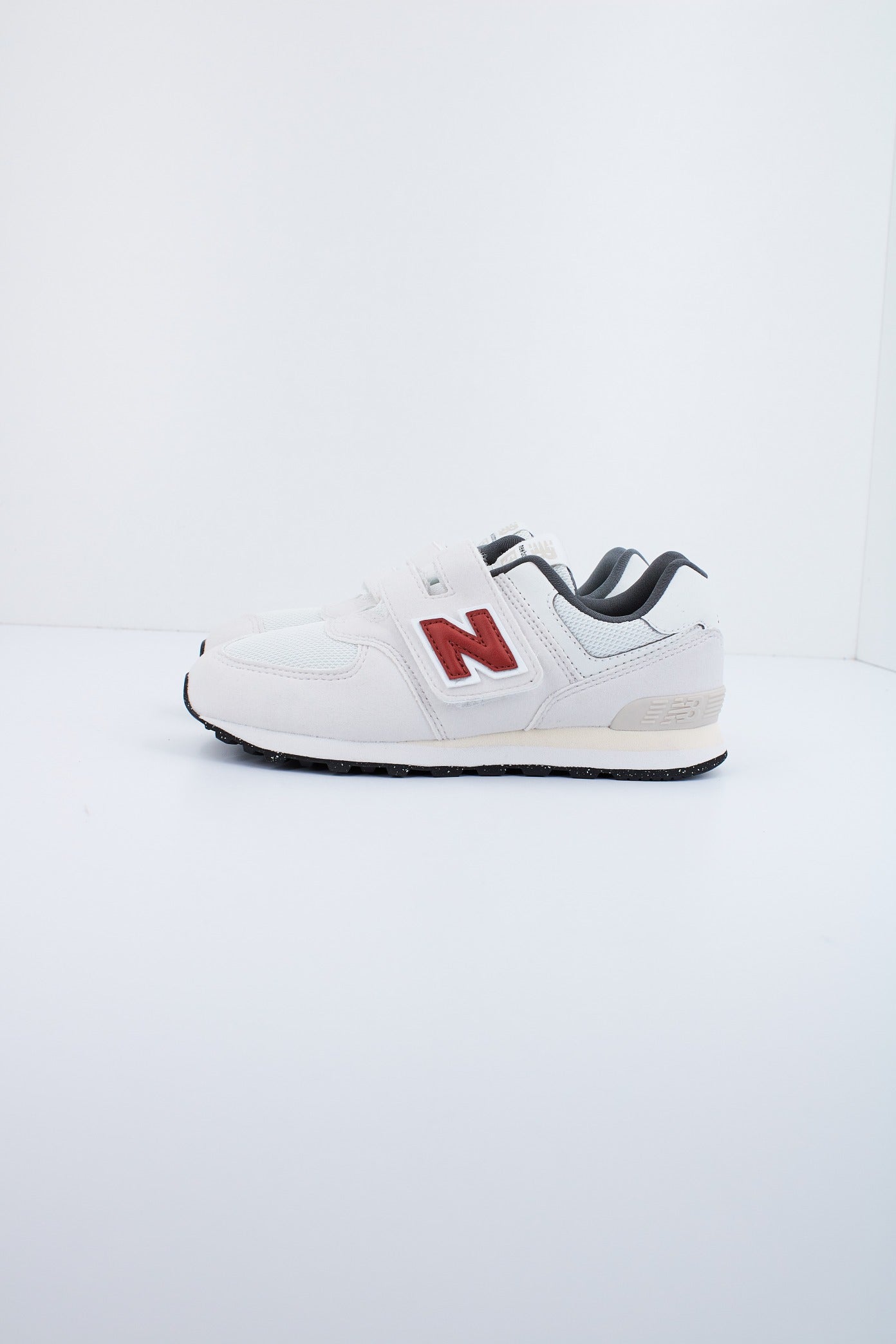 NEW BALANCE PV SRO en color BLANCO  (1)