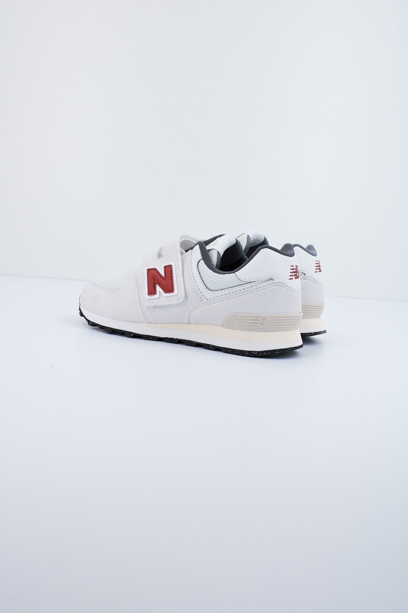 NEW BALANCE PV SRO en color BLANCO  (2)