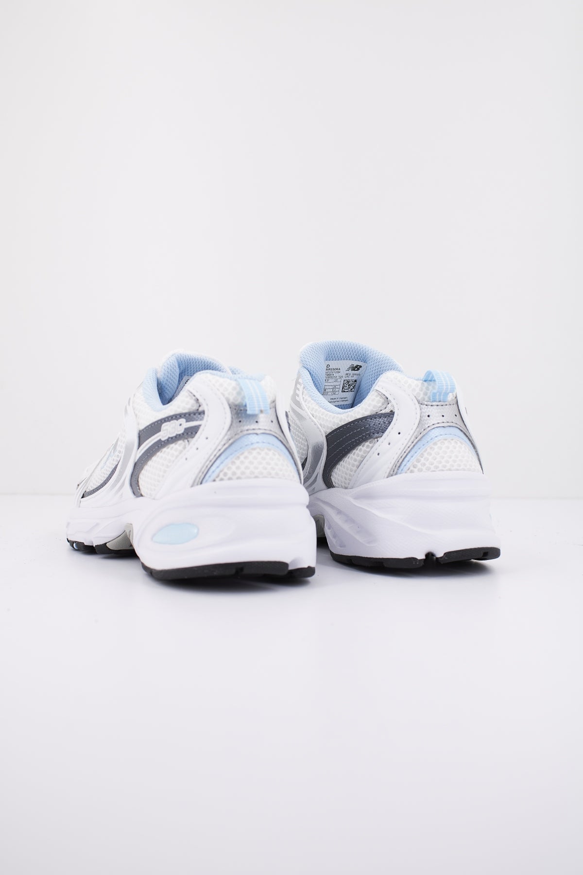 NEW BALANCE MR RA  en color BLANCO  (3)