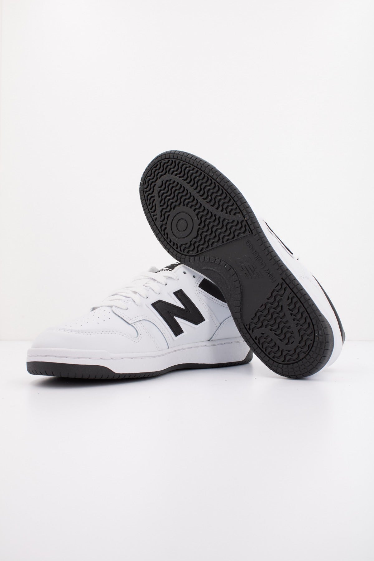 NEW BALANCE BB LBK en color BLANCO  (4)