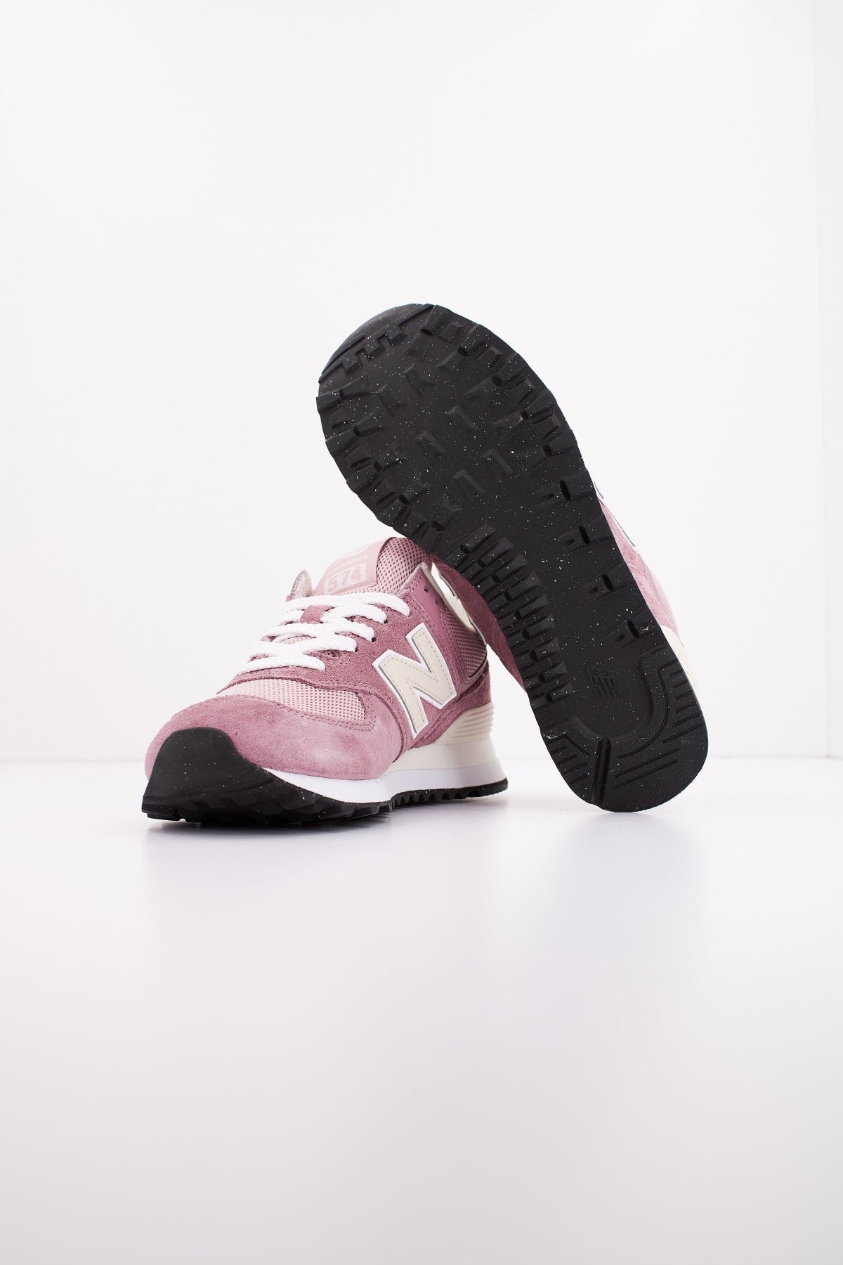 NEW BALANCE U BWE en color ROSA  (4)