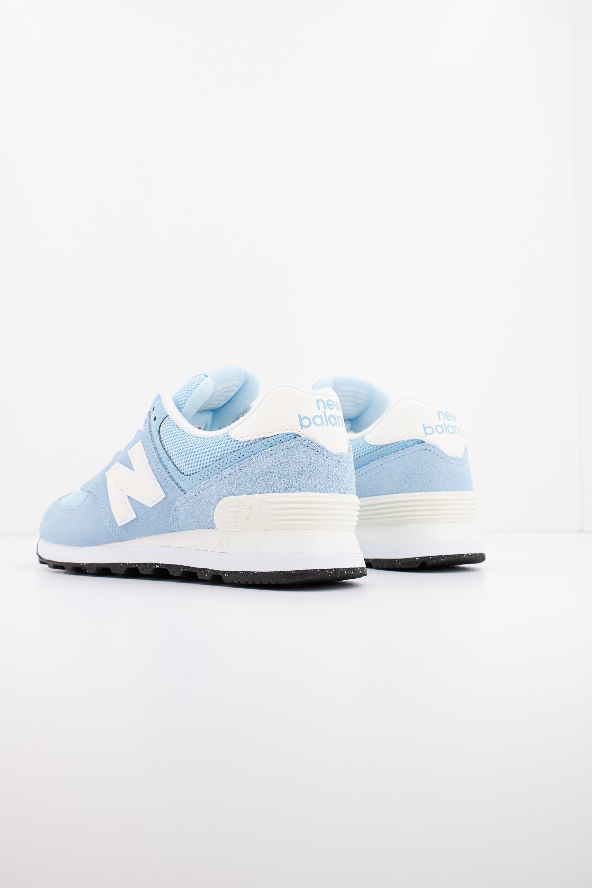 NEW BALANCE U GWE en color AZUL  (3)