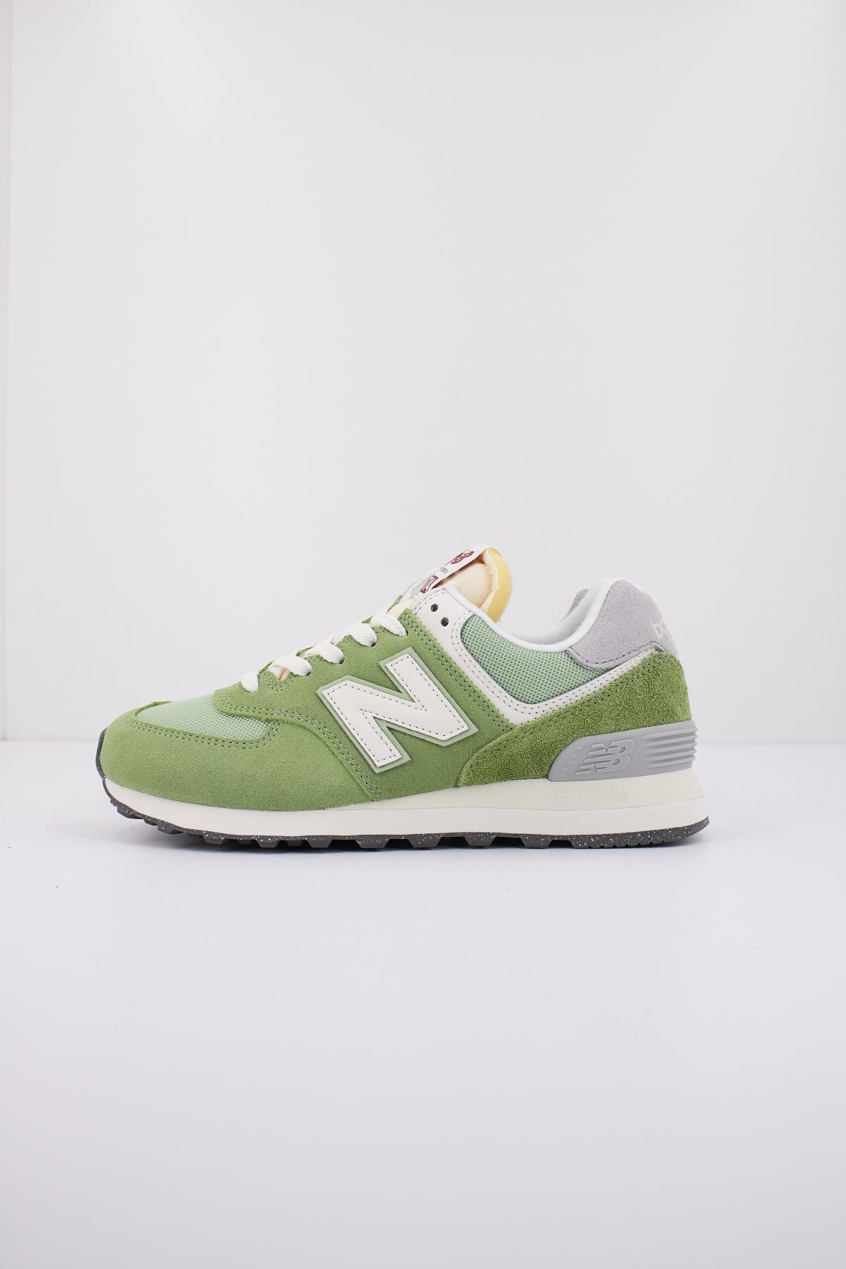 NEW BALANCE U RCC  en color VERDE  (1)